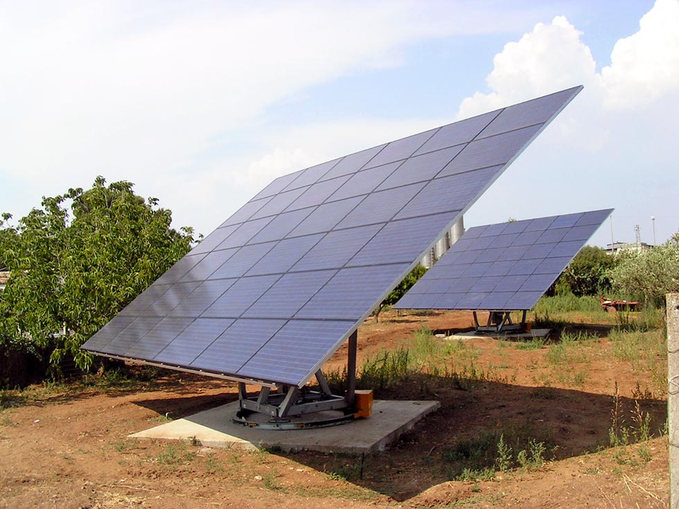 Pannelli solari installati a terra